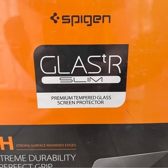 SPIGEN Tempered Glass Screen Protector Galaxy Tab S2, 9.7” - Picture 2 of 6